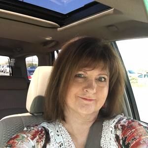 Meet your Posher, Debbie